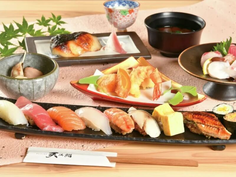 OSAKA光のルネサンス2025 天満鮨のお寿司コースと イルミネーションクルーズ